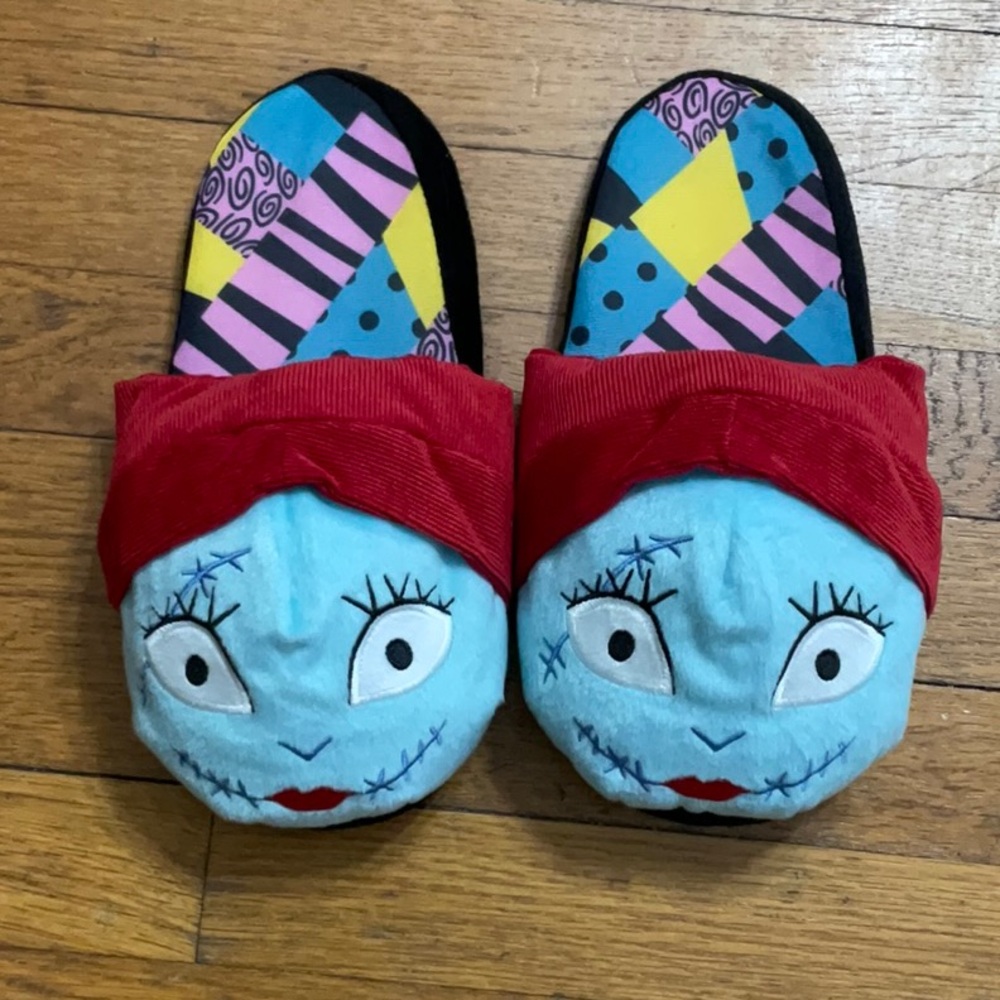 Disney Nightmare Before Christmas Sally Slippers Womens Size Medium